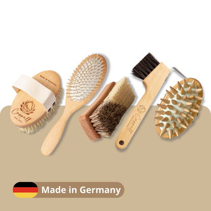 Deluxe horse grooming set